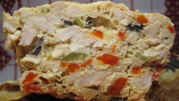 Terrina di pollo con peperoni e olive